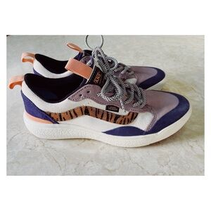 Vans Sz 8.5 Ultra Range EXO SE Animal Stripes Sneaker Marshmallow/Blue/Purple
